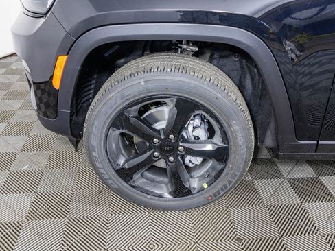 New 2025 Jeep Grand Cherokee Altitude image 43