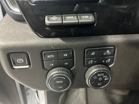 Used 2025 Chevrolet Silverado 3500 High Country w/ High Country Premium Package AWD/4WD image 24