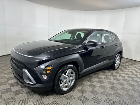 Used 2025 Hyundai Kona SE image 7