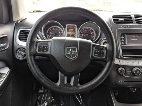 Used 2020 Dodge Journey SE w/ Blacktop Package FWD image 19