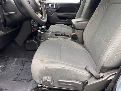 Used 2024 Jeep Wrangler Willys image 28