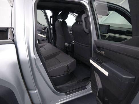 Used 2024 Toyota Tacoma TRD Off-Road image 9