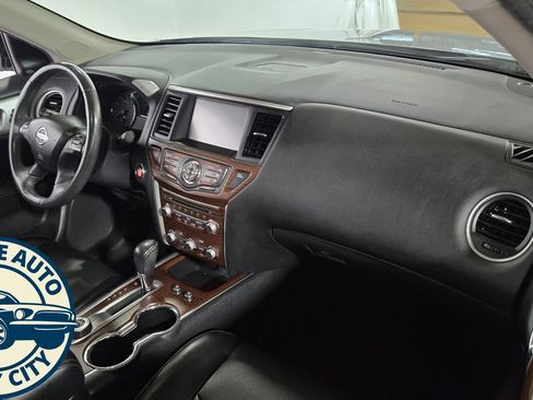 Used 2017 Nissan Pathfinder Platinum w/ Cargo Package AWD/4WD image 41