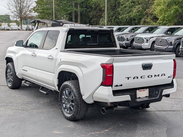 Used 2025 Toyota Tacoma SR5 AWD/4WD image 5