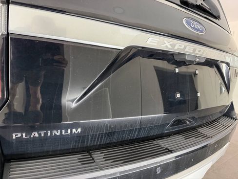 Used 2018 Ford Expedition Platinum AWD/4WD image 5