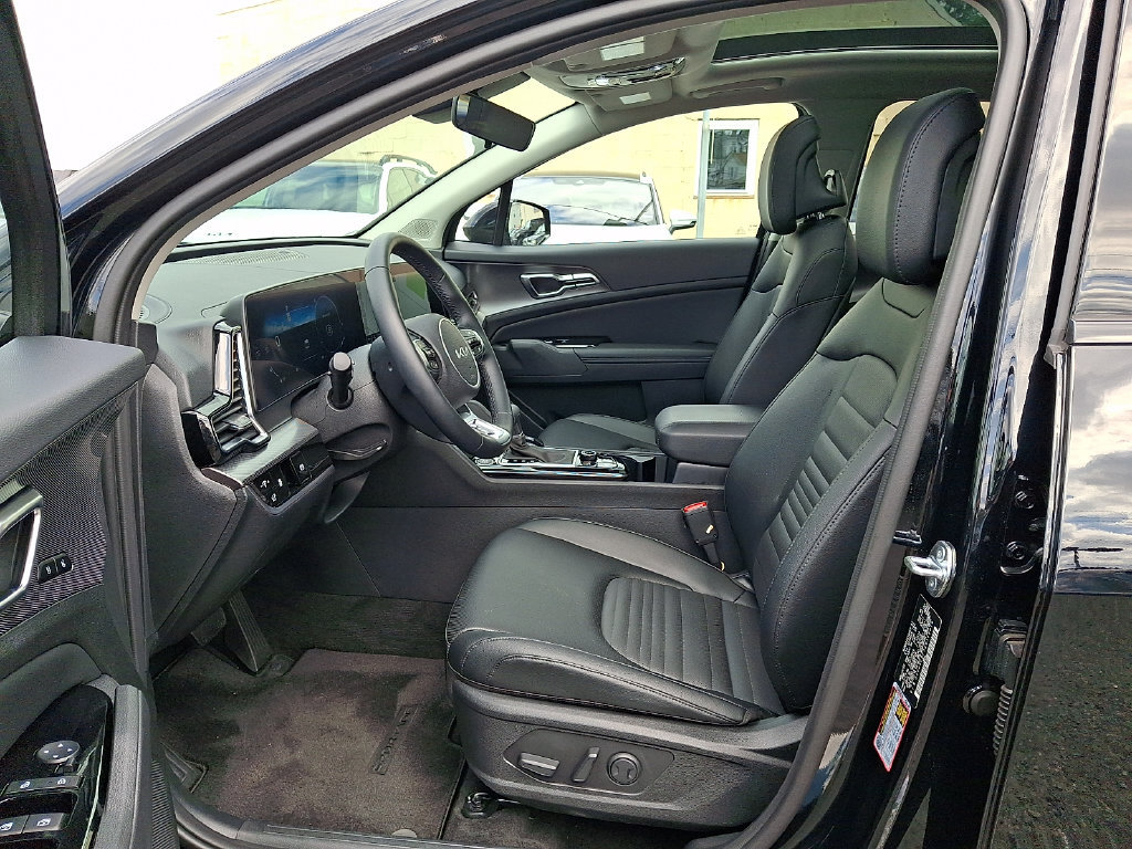 Used 2025 Kia Sportage SX AWD/4WD image 11