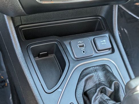 Used 2022 Jeep Cherokee Latitude Lux image 21