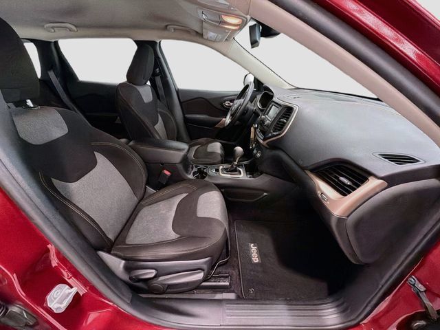 Used 2017 Jeep Cherokee Sport FWD image 21