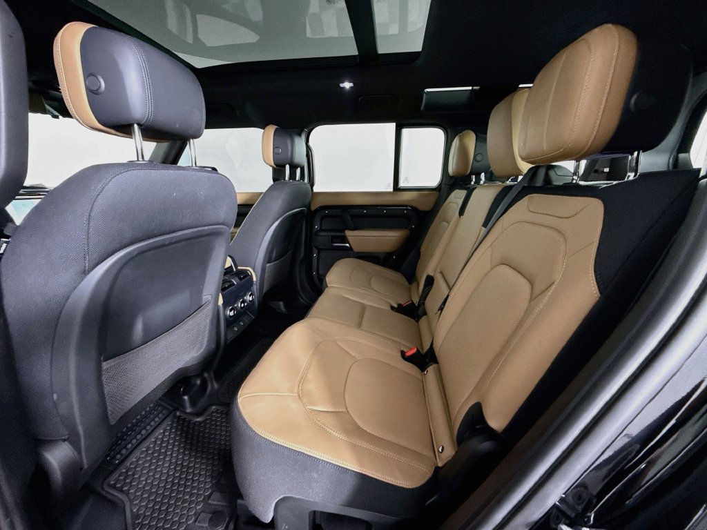 Certified 2025 Land Rover Defender 110 X AWD/4WD image 20