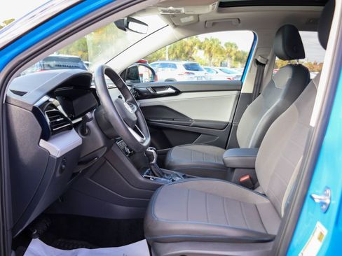 Used 2024 Volkswagen Taos SE image 5