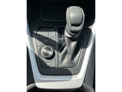 Used 2024 Toyota RAV4 LE image 20