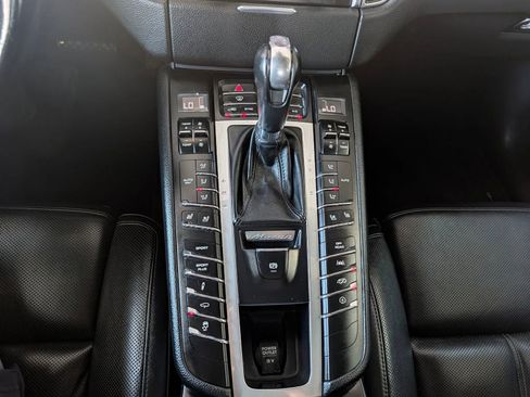 Used 2018 Porsche Macan Sport Edition w/ Premium Package Plus AWD/4WD image 40