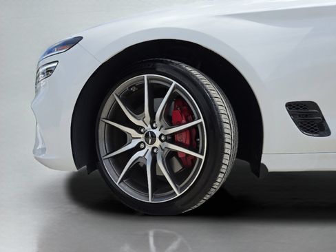 Used 2025 Genesis G70 2.5T RWD image 39