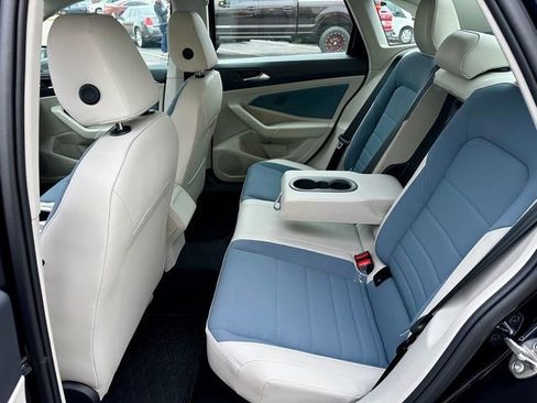 New 2026 Volkswagen Jetta SE FWD image 18