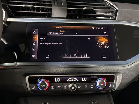 Certified 2025 Audi Q3 2.0T Premium w/ Convenience Package AWD/4WD image 23