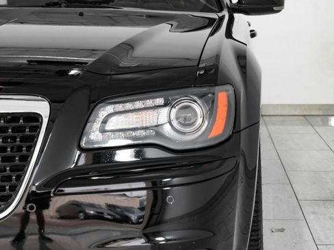 Used 2012 Chrysler 300 SRT8 w/ 19-Premium Speaker Group image 44