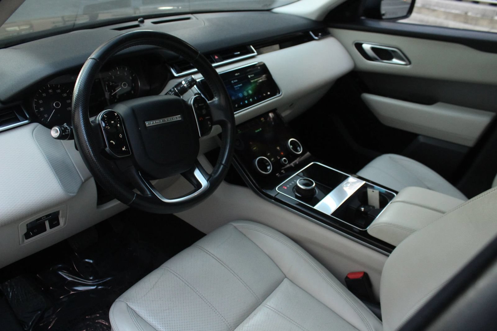 Used 2020 Land Rover Range Rover Velar S AWD/4WD image 13