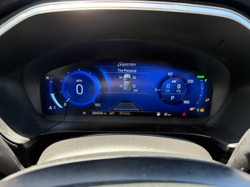 Used 2020 Ford Escape Titanium w/ Titanium Premium Package 2.0 FWD image 11