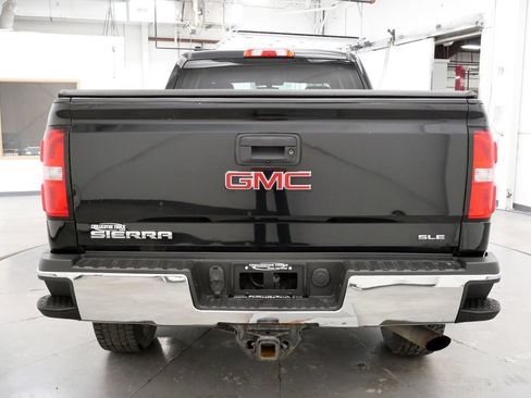 Used 2018 GMC Sierra 2500 SLE w/ SLE Preferred Package AWD/4WD image 6