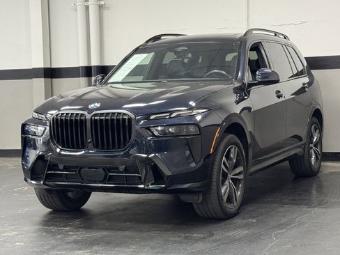 Used 2023 BMW X7 xDrive40i w/ M Sport Package image 7