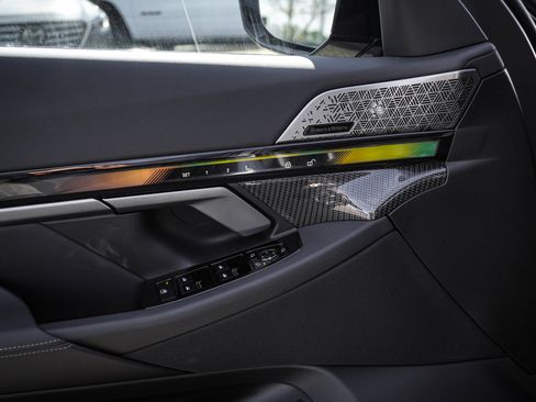 Used 2026 BMW M5 Touring image 15