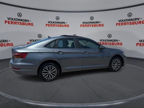Used 2019 Volkswagen Jetta SEL w/ Cold Weather Package FWD image 8