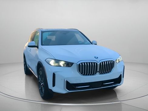 Used 2025 BMW X5 sDrive40i w/ Premium Package RWD image 2