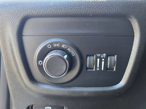 Used 2024 Jeep Grand Cherokee Altitude AWD/4WD image 22