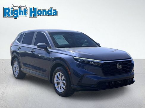Used 2025 Honda CR-V LX image 10