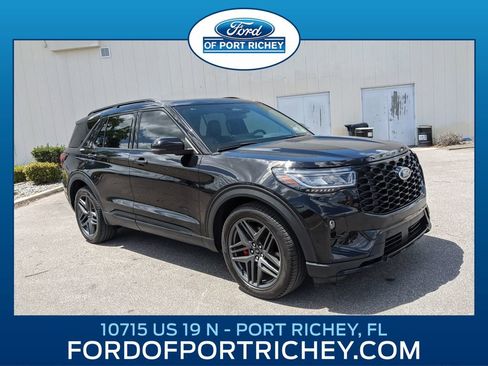 Used 2025 Ford Explorer ST image 1