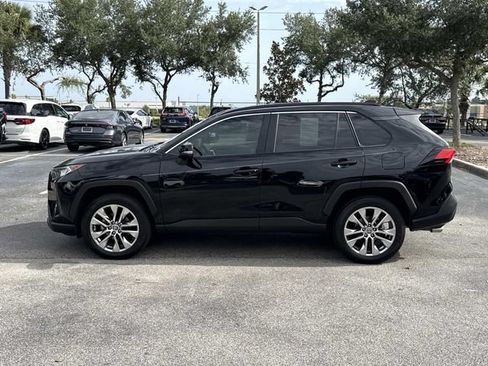 Used 2021 Toyota RAV4 XLE Premium FWD image 7