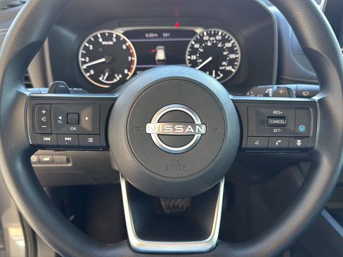 Used 2024 Nissan Rogue SV FWD image 19