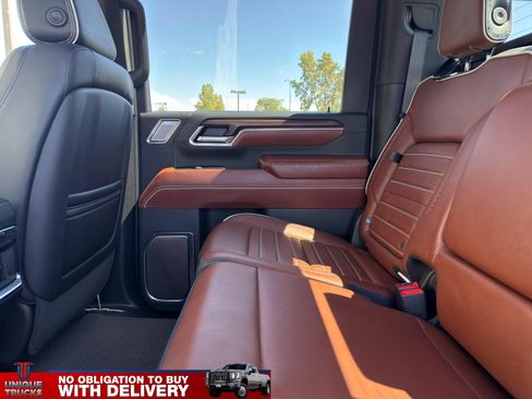Used 2024 GMC Sierra 3500 Denali Ultimate AWD/4WD image 24