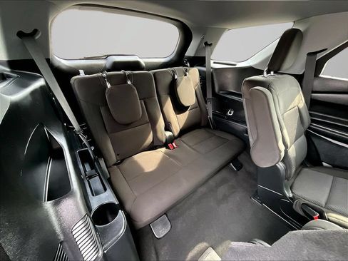 Used 2023 Ford Explorer XLT AWD/4WD image 28
