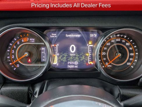 Used 2022 Jeep Wrangler Unlimited Sahara AWD/4WD image 29