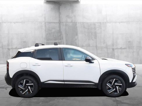 New 2026 Nissan Kicks SV w/ SV Premium Package FWD image 5