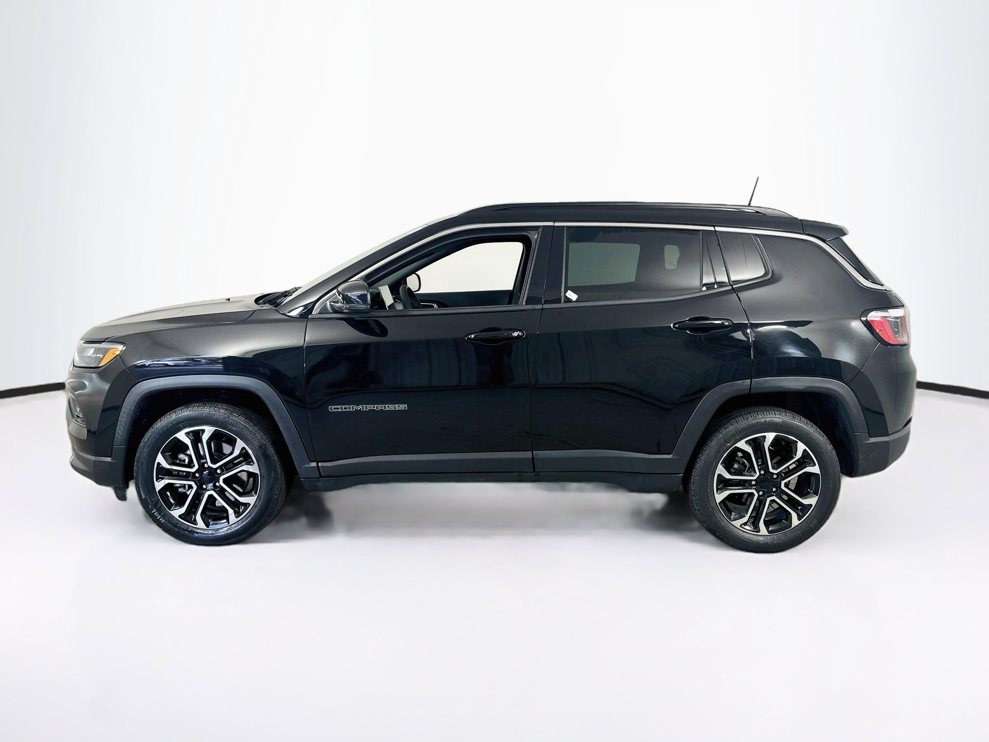 Used 2023 Jeep Compass Limited AWD/4WD image 8