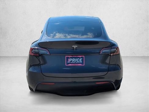 Used 2024 Tesla Model Y Long Range image 4