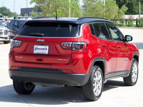 Used 2025 Jeep Compass Limited AWD/4WD image 8