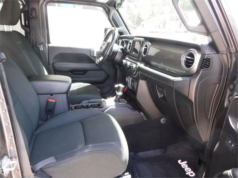 Used 2019 Jeep Wrangler Unlimited Sahara w/ Safety Group AWD/4WD image 4