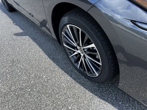 New 2025 Lexus ES 350 w/ Premium Package image 11