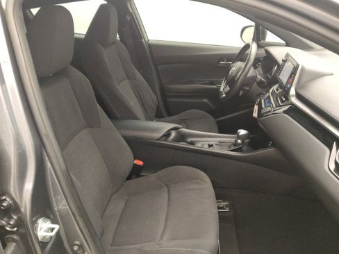 Used 2018 Toyota C-HR XLE image 21