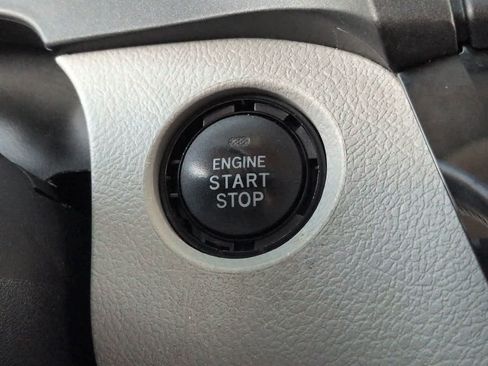 Used 2019 Toyota Sienna XLE FWD image 28