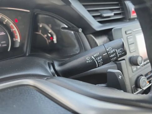Used 2018 Honda Civic Sport image 21