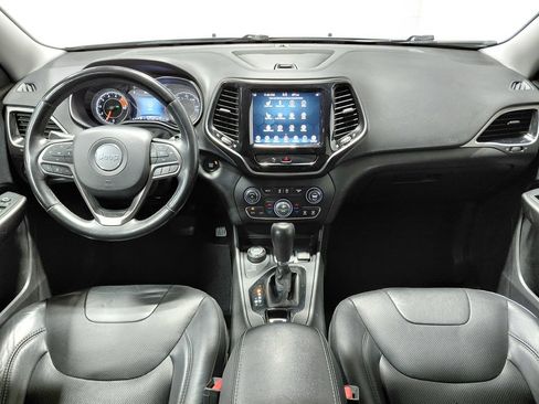 Used 2019 Jeep Cherokee Limited AWD/4WD image 2