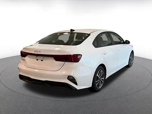 Used 2024 Kia Forte LXS FWD image 7
