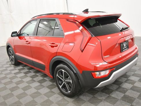 Certified 2025 Kia Niro EX image 5