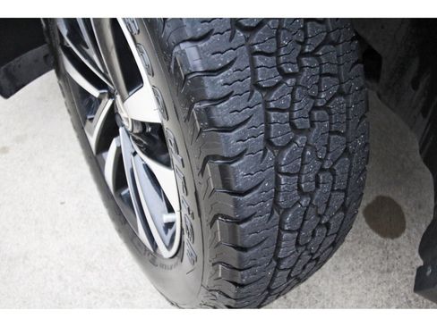 Used 2022 Volkswagen Tiguan S FWD image 30