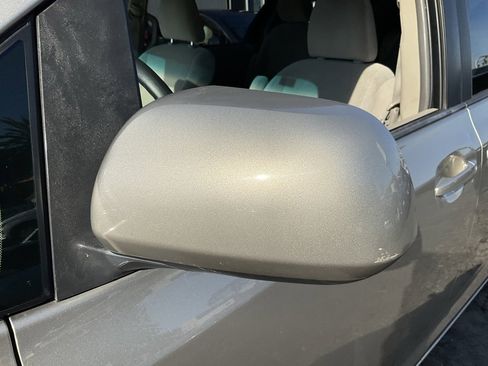 Used 2015 Toyota Sienna LE image 84