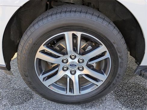 Certified 2024 Ford Expedition Limited image 11